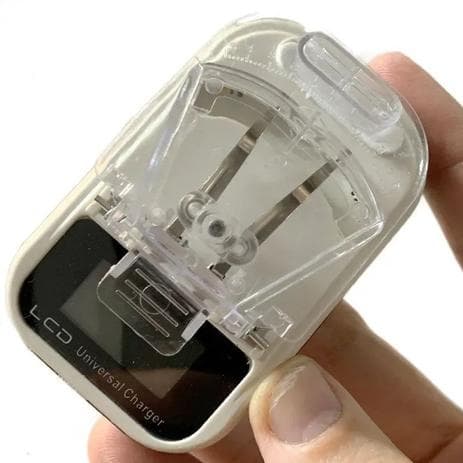 Carregador de Bateria Universal Para Celular Câmera Smartphone Com Saída USB