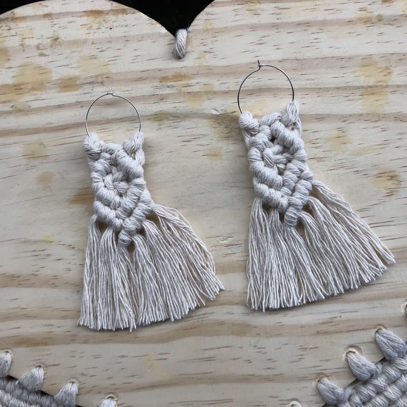 Brincos em macrame