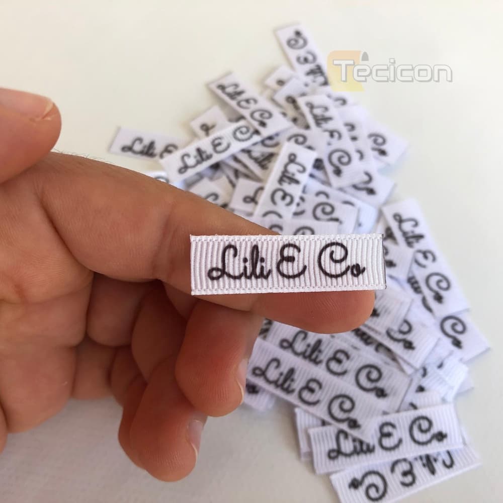 Etiquetas Personalizadas Para Roupas 1x3cm 100un Cetim ou Gorgurão