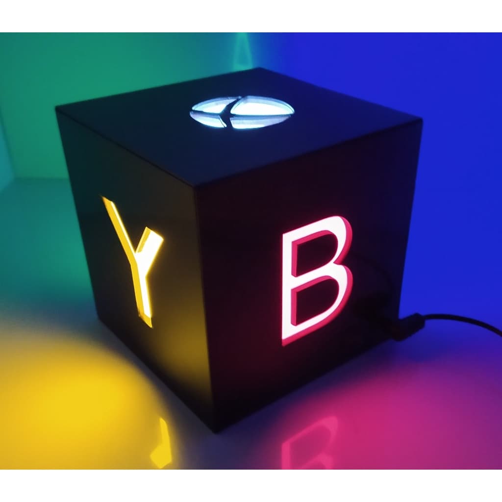 Luminária de LED Cubo Decorativa de Mesa Playstation PS5 XBOX