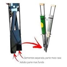 Plantadeira Adubadeira Manual Chapa Zincada Bico 7,4cm Krup. OFERTA ESPECIAL