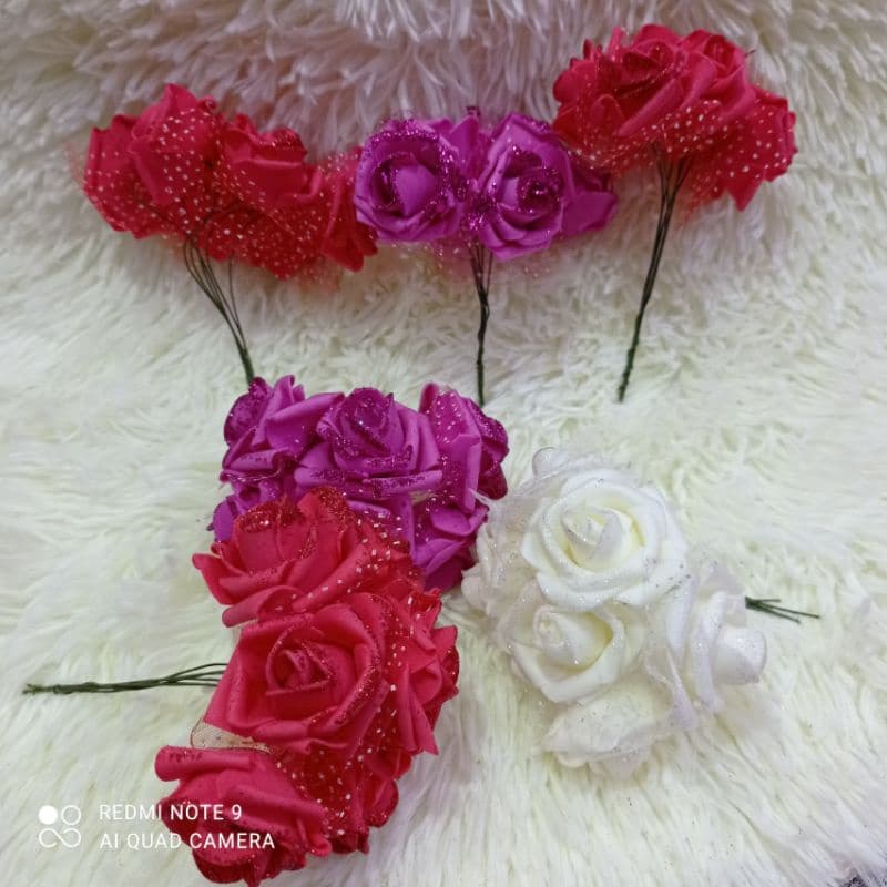Míni buquê de flores artificiais com 6 flores de EVA