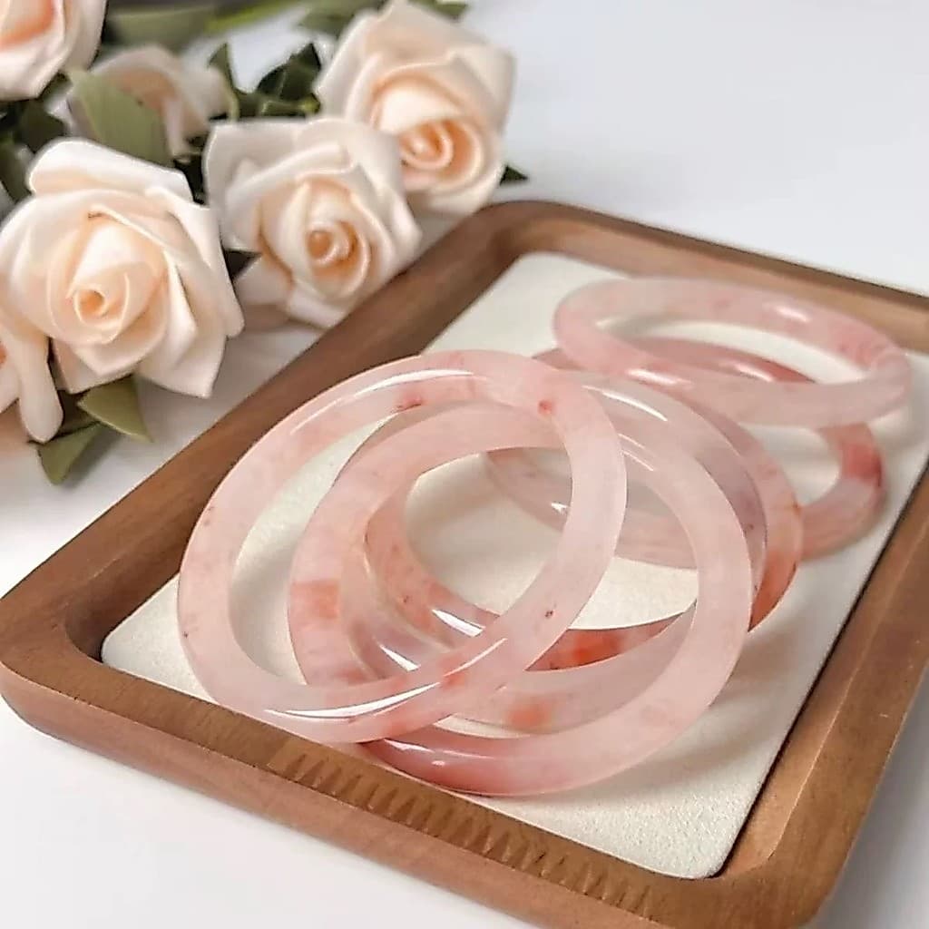 Pulseira redonda de imitação de jade com design de flor de pêssego, estilo delicado, para mulheres, novo estilo chinês,