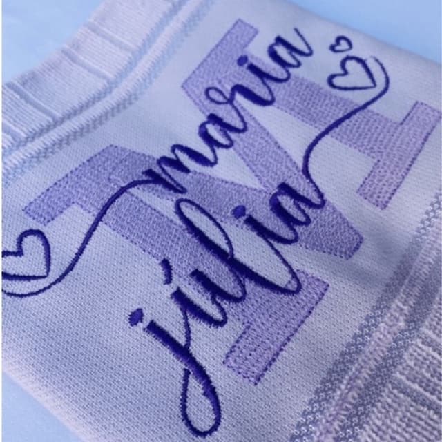 Toalha Bordada Personalizada Nome e Inicial marca Dohler Presentes e Lembrancinhas