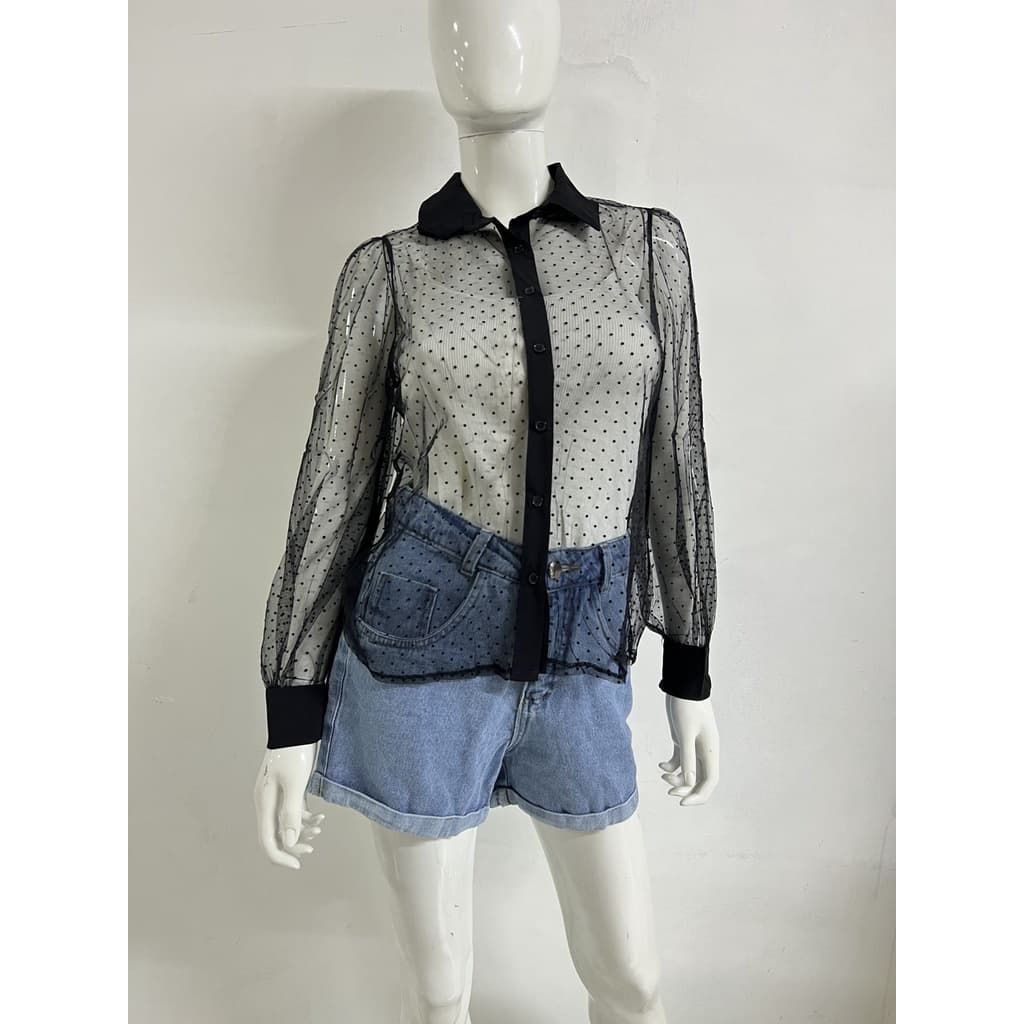 Blusa Feminina de Tule Transparente com Botões