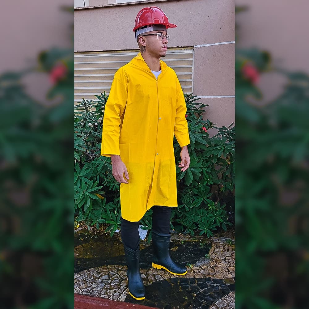 Capa de Chuva Amarela com Capuz Pvc Impermeável Forrada Forro interno tipo Sobretudo Proteção Profissional Epi  Obras