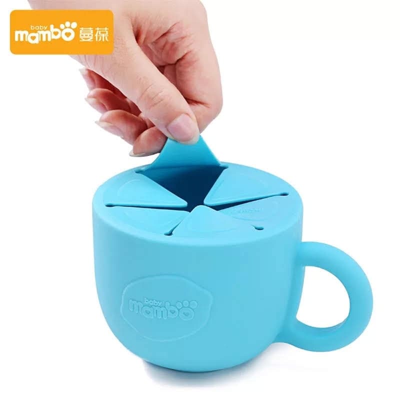 Caneca magica infantil porta bisoito e cerais não derruba  sem sujeira