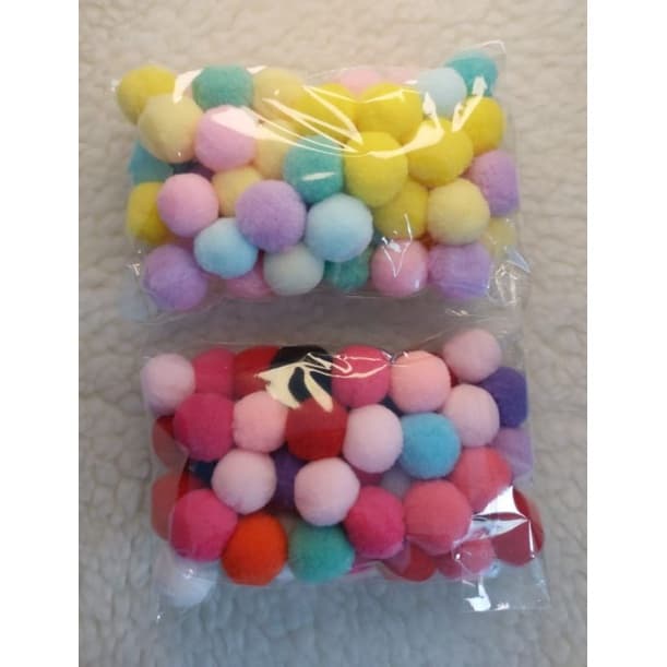 Kit Pompom Colorido 10MM, 50 Unidades.
