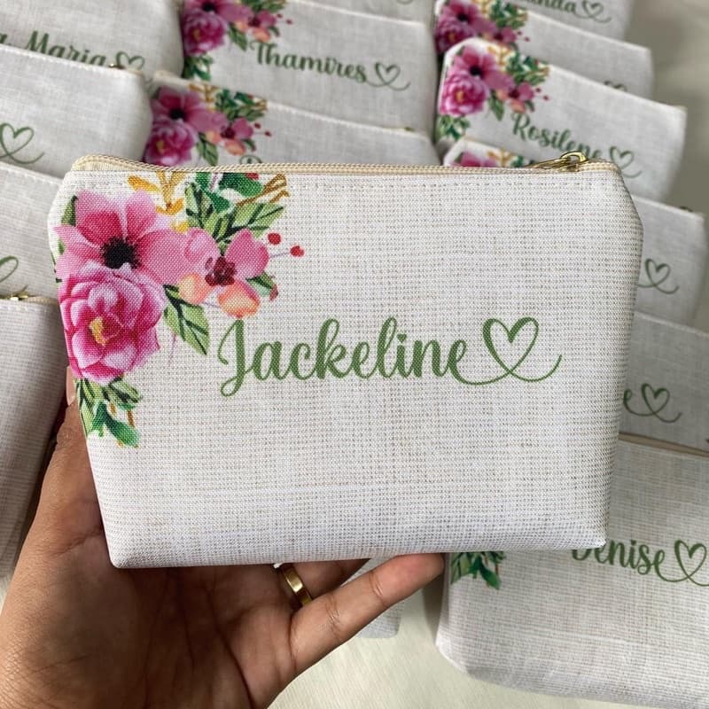 Necessaire com florais rosas e verde menta c/ nome, para madrinhas, noivas, casamento, lembrancinha, aniversário.