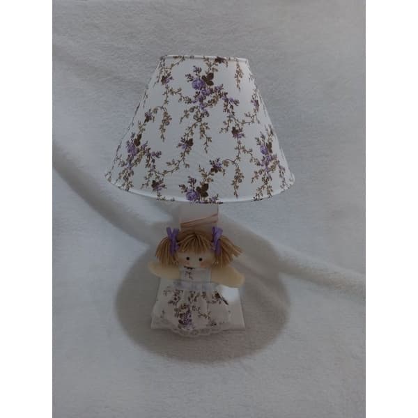 abajur infantil cômoda boneca lilas