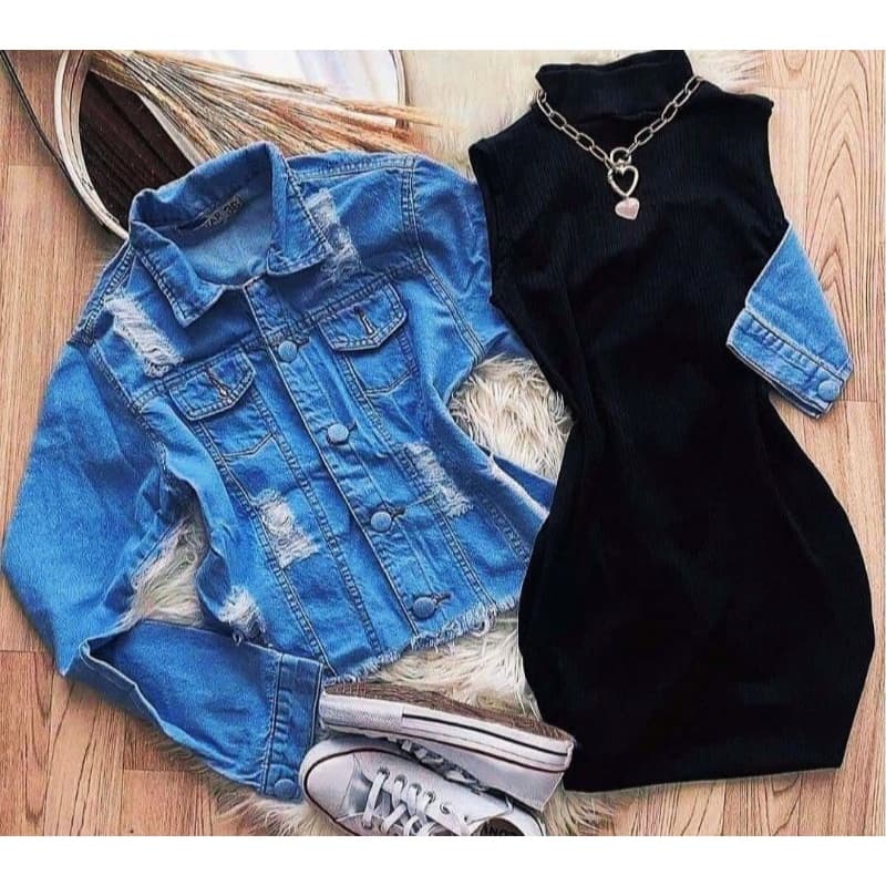 Vestido Gola Alta Curto e Jaqueta Jeans Despojada Moda Blogueira