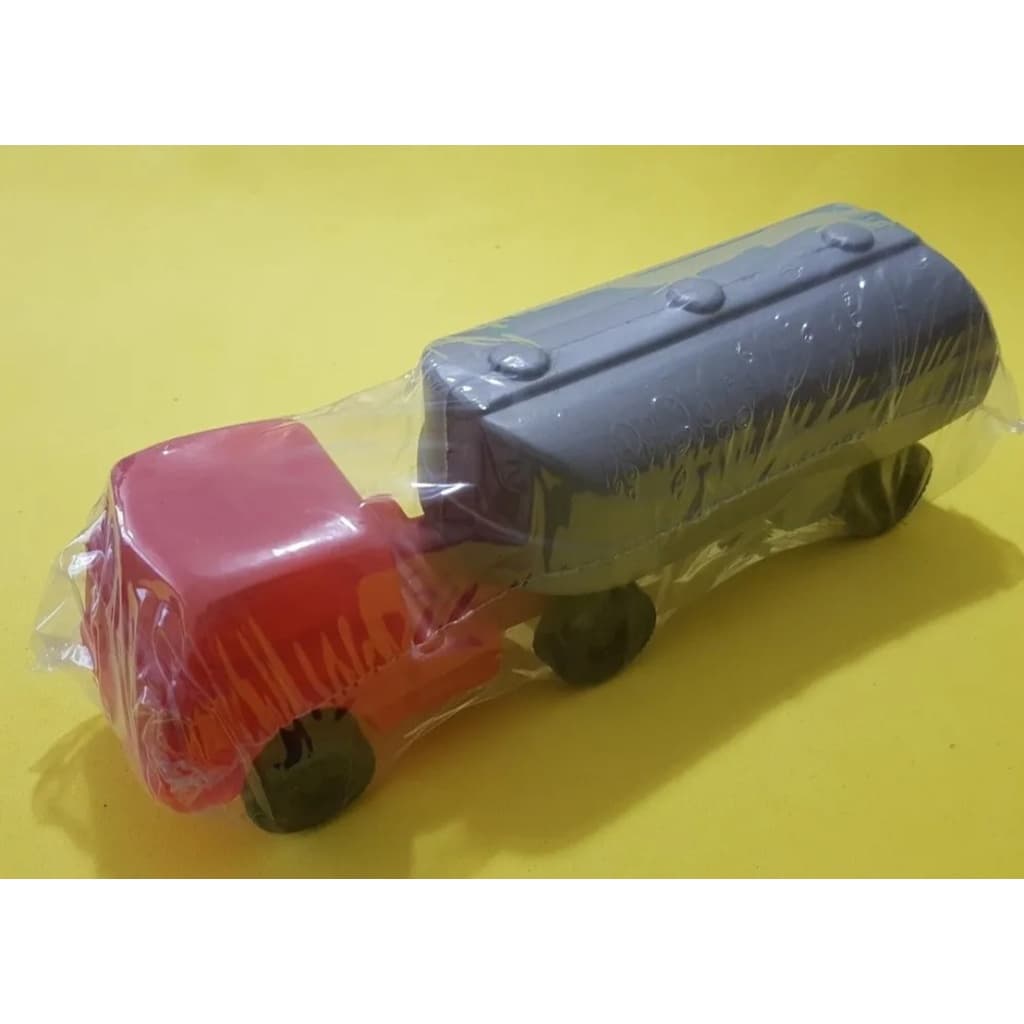 CAMINHÃO FNM TANQUE EM PLASTICO 2 CORES ARES PLAST TAMANHO 20CM NOVO LACRADO VENDIDOS SEPARADAMENTE 39.00 CADA.
