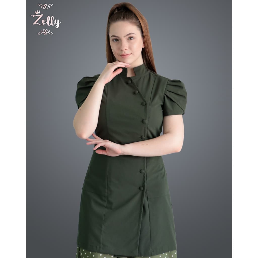 Jaleco Feminino Manga Bufante, Gola Padre e Acinturado e produzido em tecido Poplin, modelo Bella