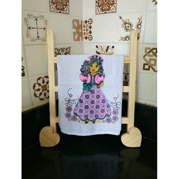 Escadinha suporte para pano de prato + 2 corações  para decoração