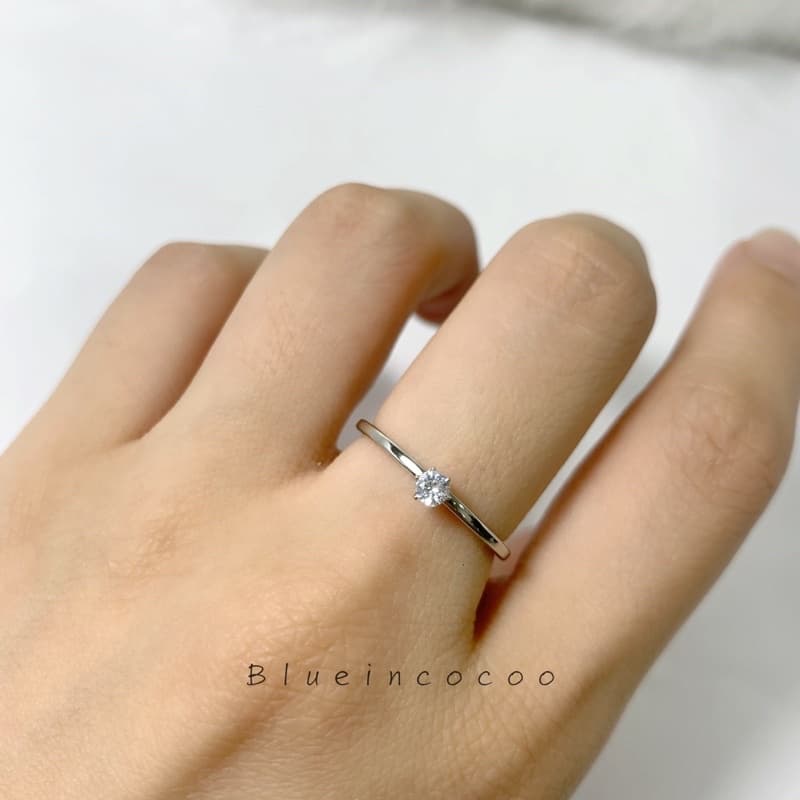 Anel Feminina Solitário 1.5mm/2mm /4mm Dourado e Prata em Aço inAnel Feminina Solitário 1.5mm/2mm /4mm Dourado e Prata em Aço in