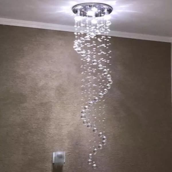 LUSTRE DE CRISTAL ESPIRAL COM 1,10M BASE DE INOX POLIDO 30CM DE DIÂMETROS