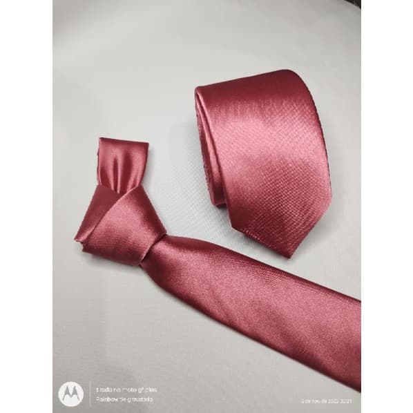 Gravata masculina social slim Rosa Canela Brilhante (Tecido Cetim) - A pronta entrega