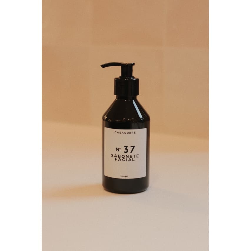 Mini Frasco Black Sabonete Facial - 240ml