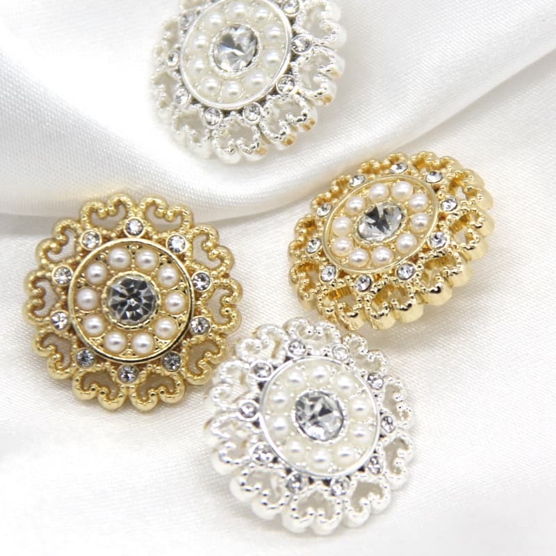 6Pcs/set 18/20/23mm Vintage Flower Shape Gold Metal Botões Diamantados Para Vestuário Decorações Feitas À Mão