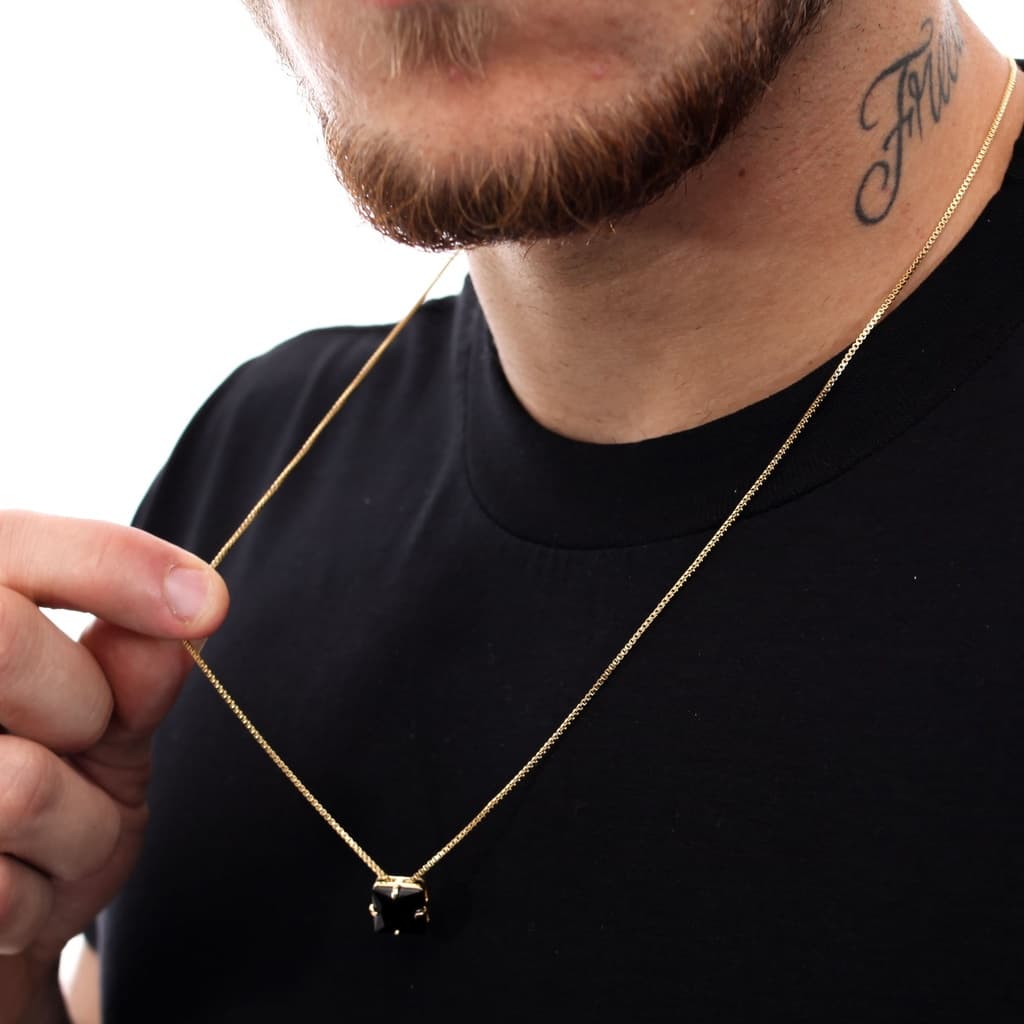 Correntinha Fina Masculina Com Pingente Pedra Preta Banhado a Ouro 18k