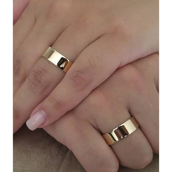 Aliança Reta 8mm Casamento Dourada Unidade.