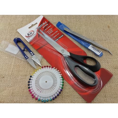 * kit  costura (Tesoura 21 cm + abridor Casa + Alfinetes + Pinça + tesoura de Arremate +alfinete + cartela de agulhas)