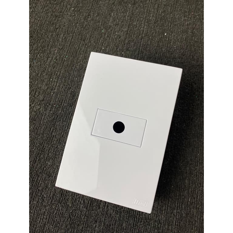 Placa Furo 4x2 com Modulo - Recta Branco Gloss Blux