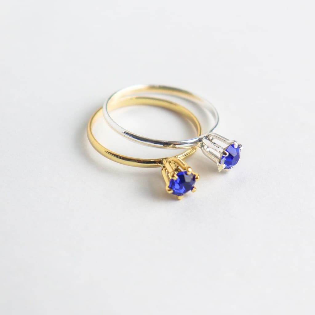 Anel Solitário Feminino com Pedra Azul Folheado a Ouro 18k ou Prata