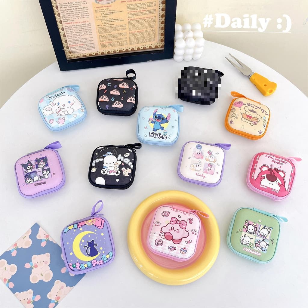 Tamanho 7,5cm * 7,5cm Bonito Desenho Animado Disney Stitch Lotso Honey Bear Pattern Saco De Armazenamento Para Fone De Ouvido Caixa Cabo USB Tampa Da Bolsa Com Zíper
