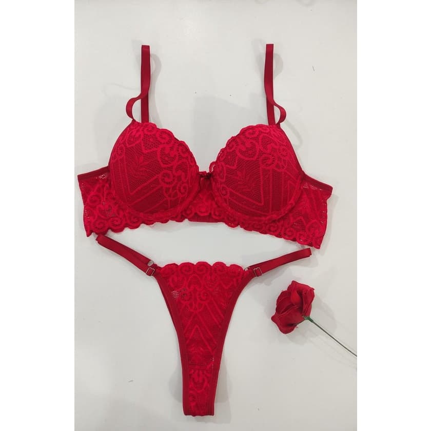 Conjunto Rendado Com Bojo E Calcinha Fio Dental De Regulagem