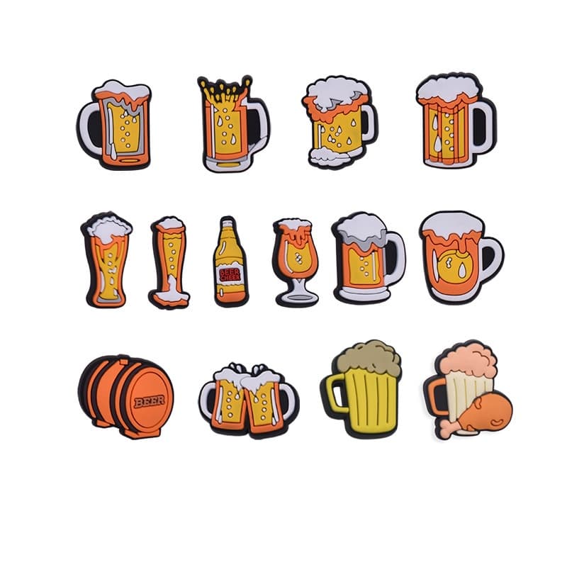 Encantos de sapatos de decorações de cerveja acessórios de PVC com botão e sandálias pinos de pingente com presentes