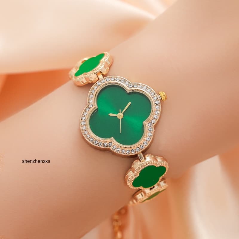 Atacado Moda Senhoras Jóias Diamantes Pulseira Verde Discagem Retro Luxo Quatro Folhas Trevo Mulher Relógios De Quartzo Relógios Femininos Brilhantes De Luxo