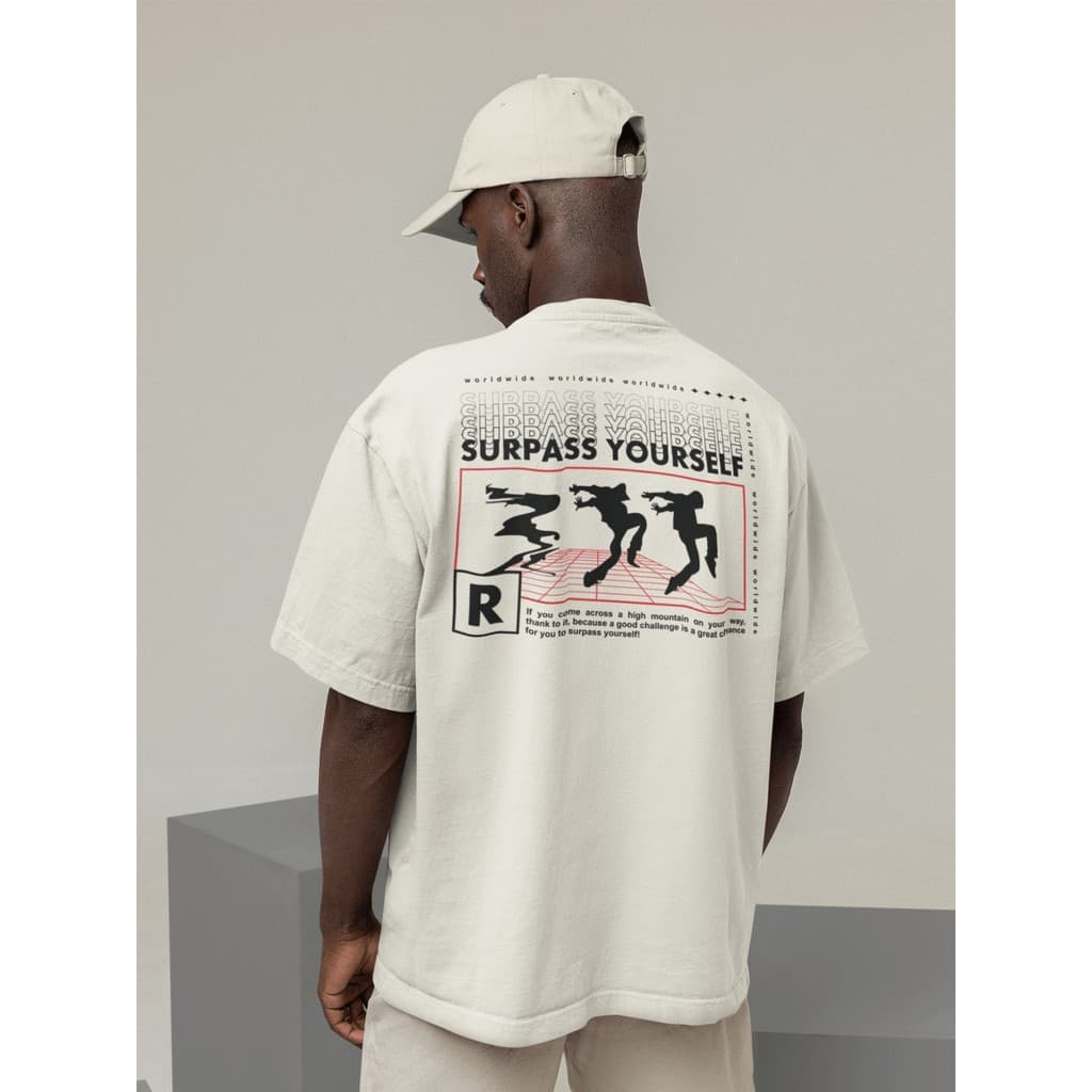 Camisa Camiseta Oversize Streetwear Masculino e Feminino Treino e Dia a Dia Preto e Off Whte Estampa SURPASS YOURSELF