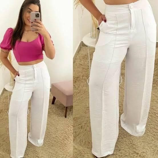 Calça pantalona feminina com botão e elástico na cintura tecido duna