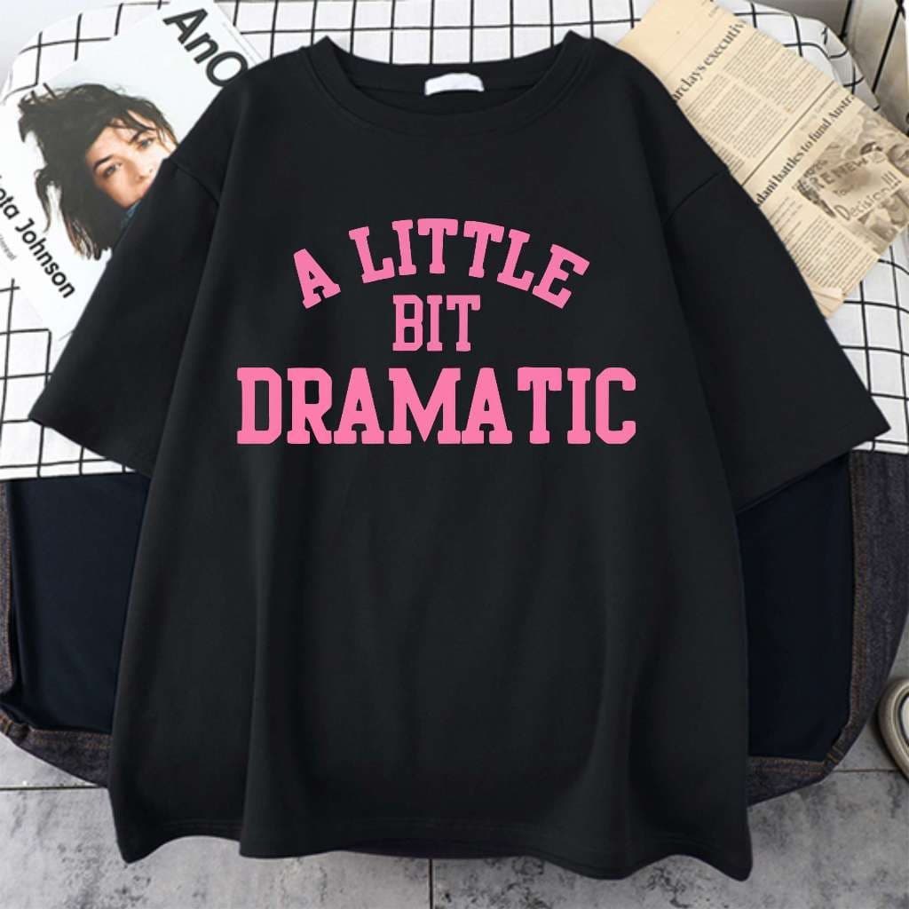 Camiseta Invicto A Little Bit Dramatic Mean Girls Unissex 100% Algodão Prime