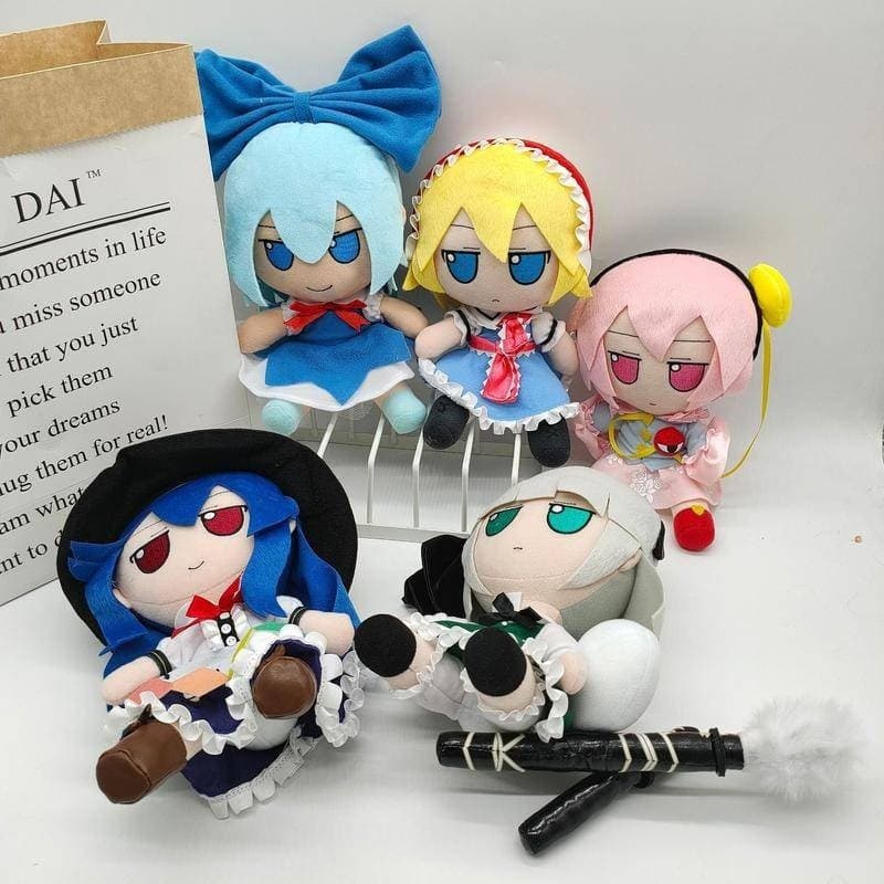 Fumo Projeto De Pelúcia Japonês TouHou Doll Reimu Brinquedo Mascote Komeiji Satori Cute Cartoon Saigyoji Yuyuko Flandre