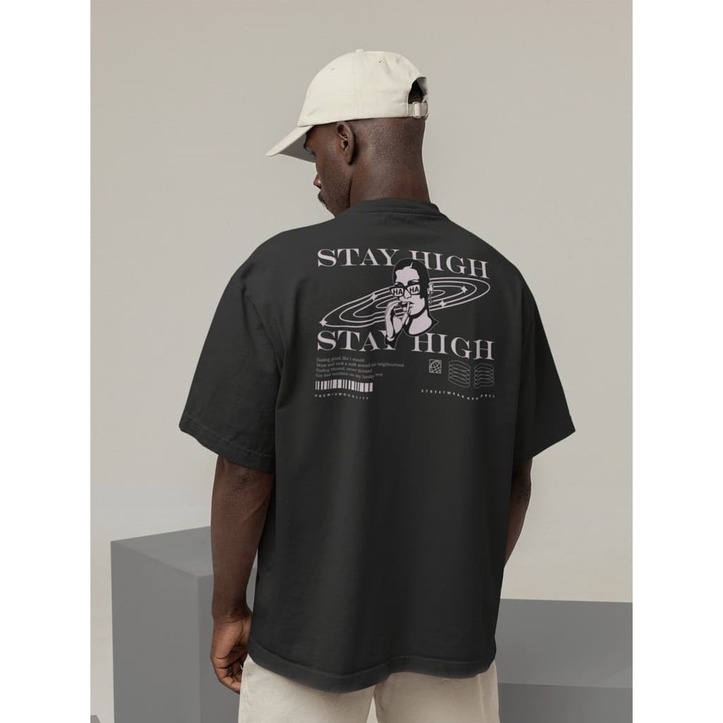 Camiseta Oversize Streetwear Masculino e Feminino 100% Algodão Treino e Dia a Dia Preto e Off Whte Estampado - STAY HIGH