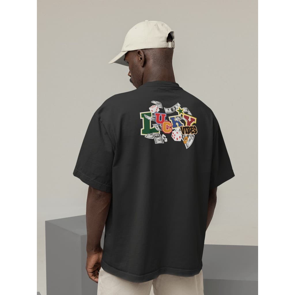 Camisa Camiseta Oversize Streetwear Masculino e Feminino para Treino e Dia a Dia Preto e Off Whte Estampado LUCKY VIBES