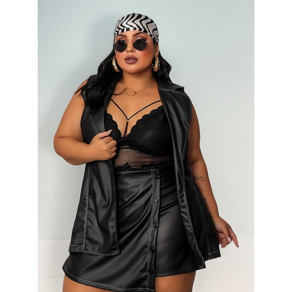Conjunto Feminino Shorts Saia E Colete Em Courino Plus Size