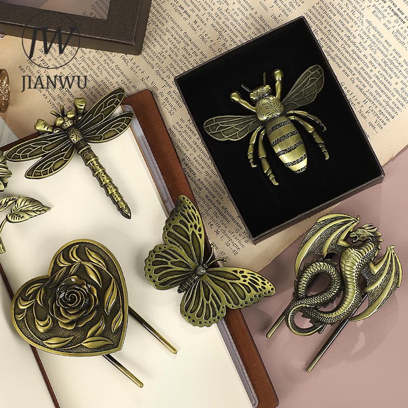 JIANWU Vintage Borboleta Dragão Abelha Girassol Paisagem Material Colagem Marcadores De Metal Pasta Diário Criativo Pape