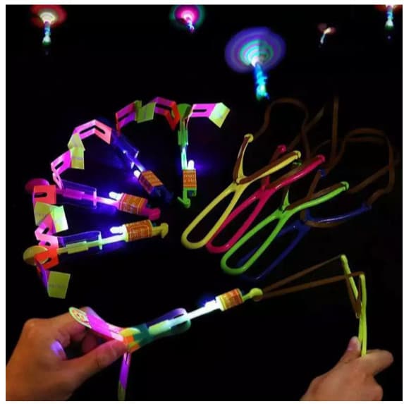 Kit /12 E 24 e 36 Avatar Voador De Led Com Estilingue Foguete Helicóptero Brinquedo de Criança