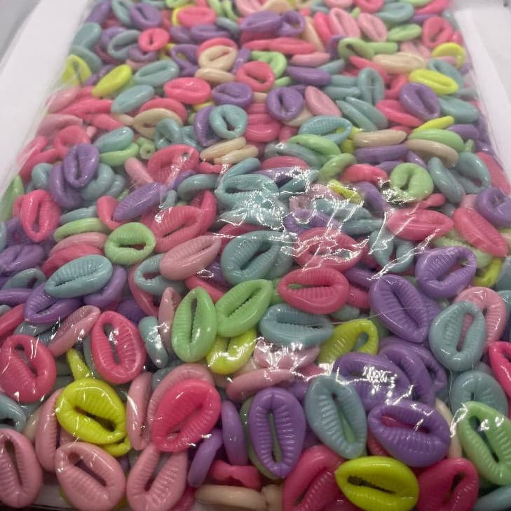 Pacote 500g de Búzios de Plástico Coloridos para Artesanato Bijuterias Festa Lembrancinhas DIY Colares e Pulseiras