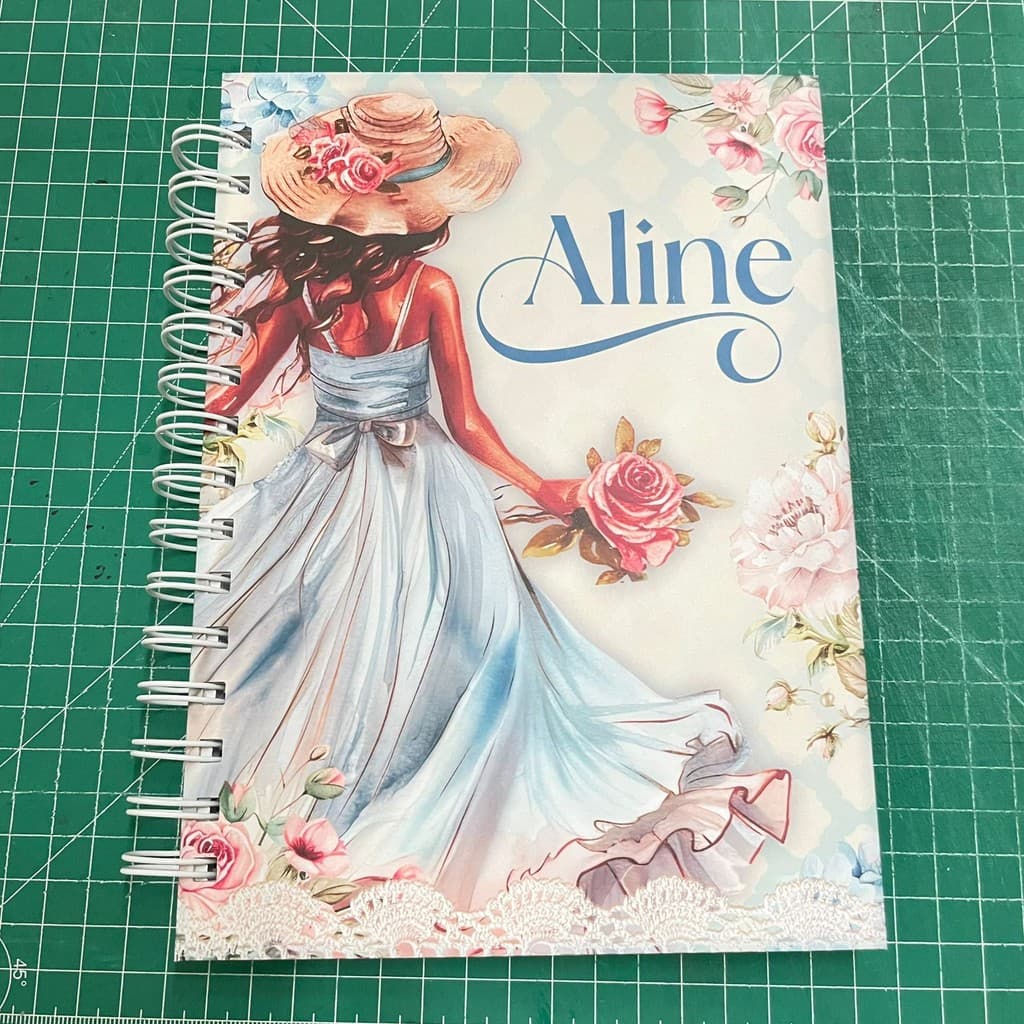 Caderno Vintage Flowers Personalizado com Nome | 4 Capas Florais | Miolo Decorado | 100 e 200 Folhas