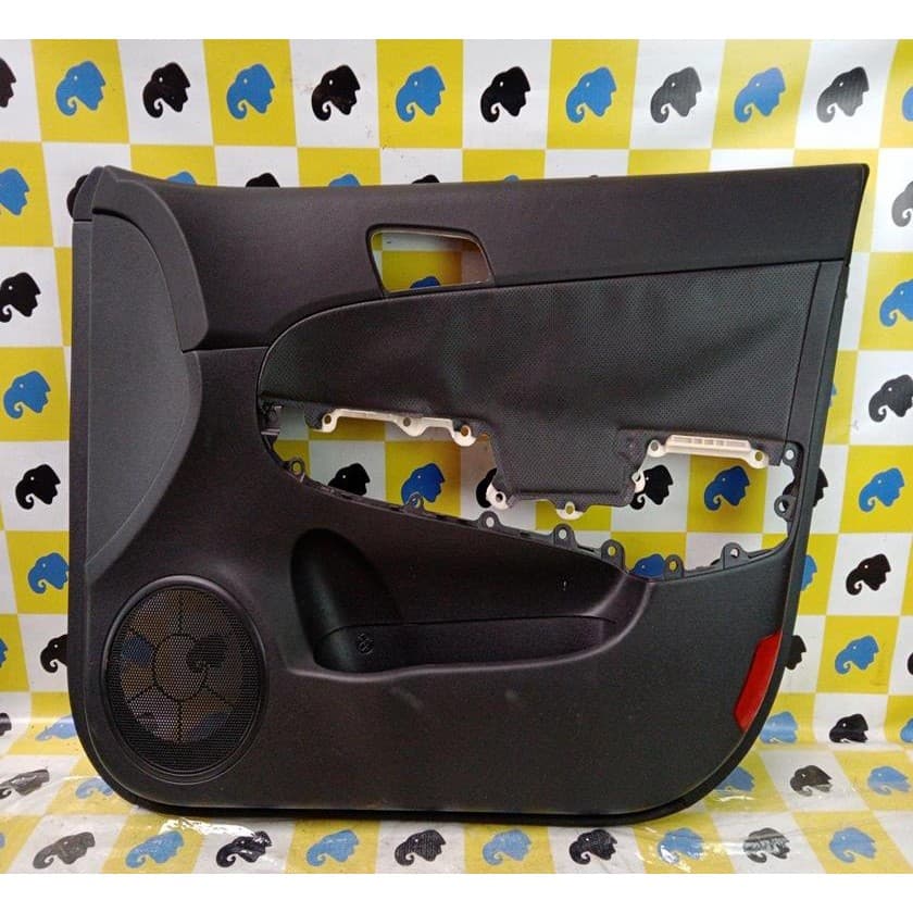 Forro Lateral Porta Dianteira Direita Hyundai i30 2009-12