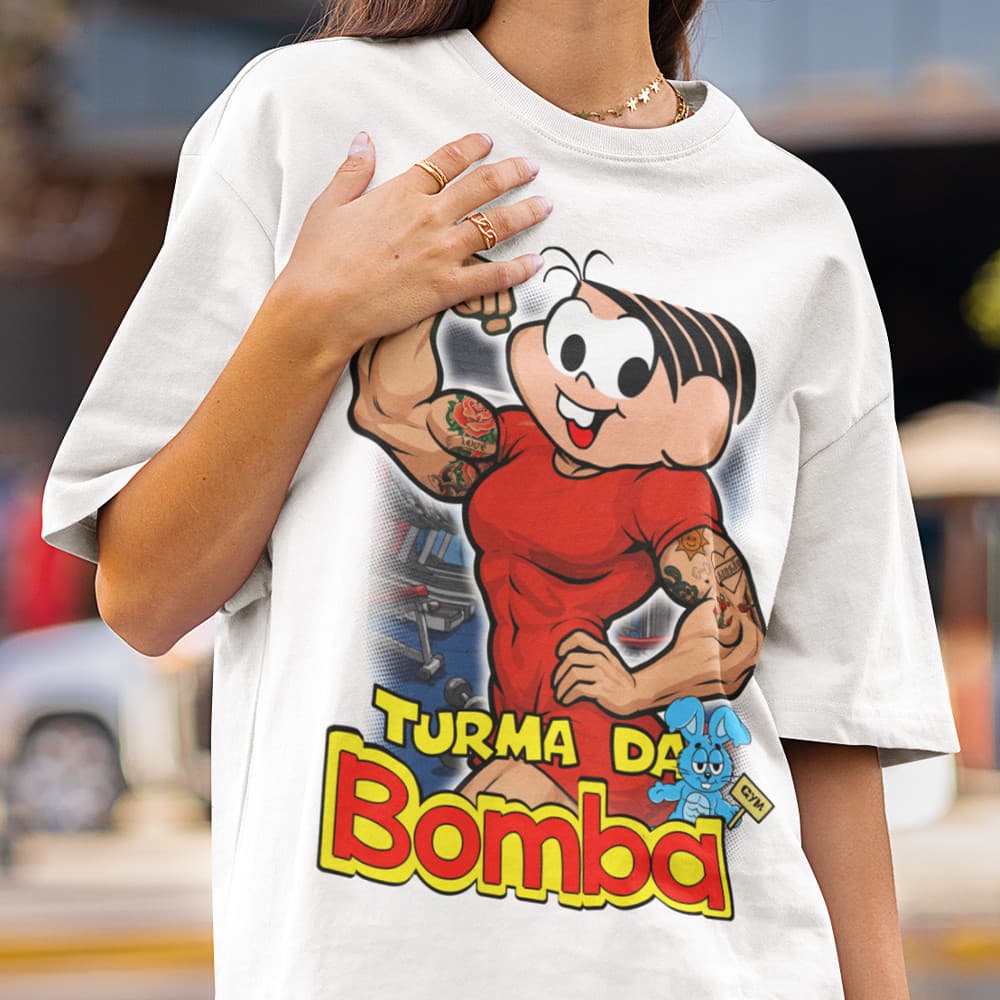 Camiseta Estampada Feminina Turma da Bomba Roupas de Academia Look de Treino Blusão Camisetão Grande