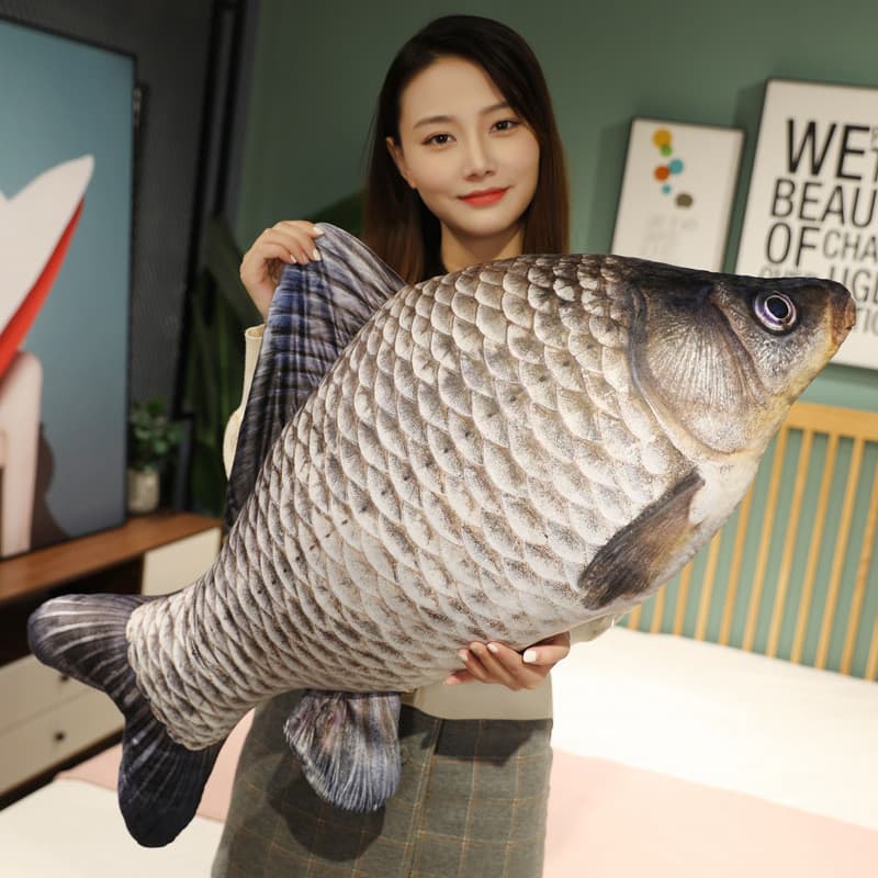 Simulação peixe travesseiro brinquedo de pelúcia carpa boneca Crucian carpa Spoof travesseiro Luofei peixe dormir perna