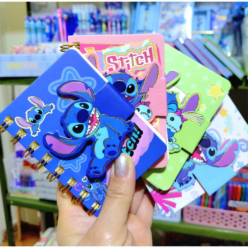 Caderninho Aramado STITCH com fechamento em velcro