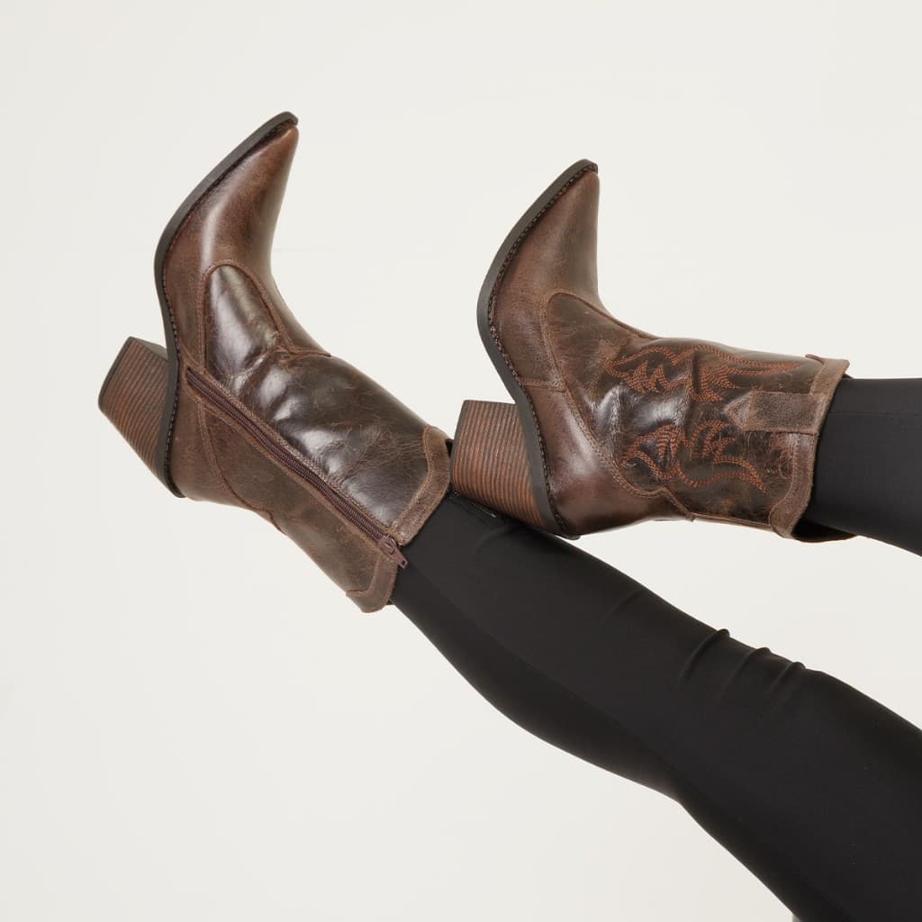 Bota Texana Feminina Couro Legitimo Preta ou Marrom | Salto Bloco | Estilo Country