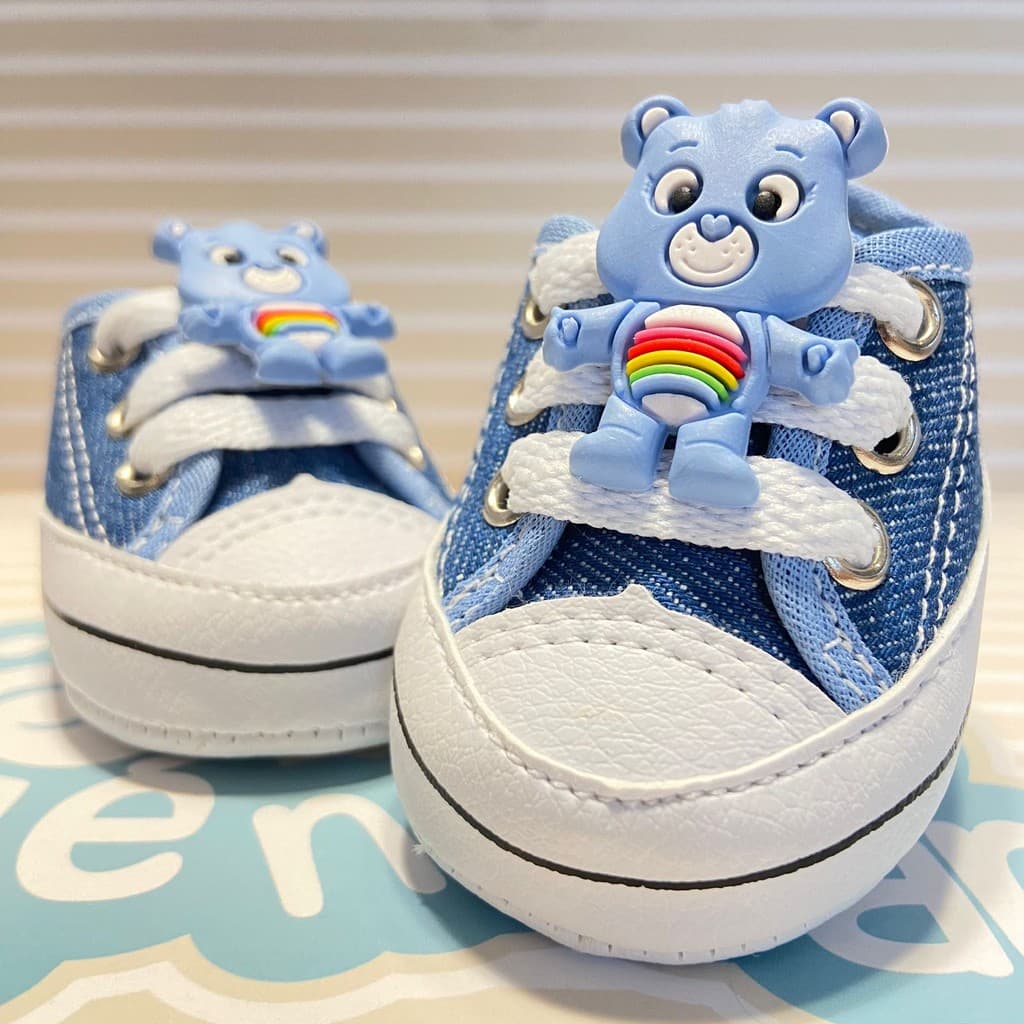 Tênis Azul Infantil Pé no Pano com Detalhes de Personagens