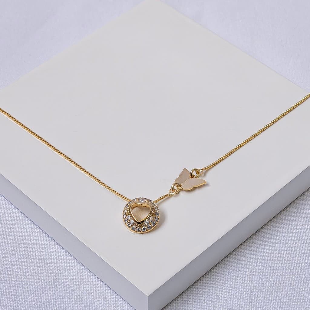 Colar Veneziana Folheado a Ouro com Borboleta e Coração Cravejado